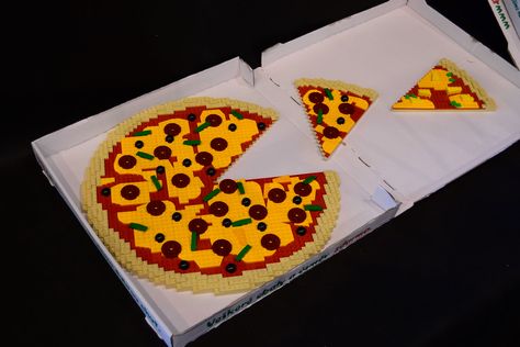 LEGO pizza Lego Breakfast, Lego Sketch, Lego Ice Cream, Lego Italy, Lego Pizza, Lego Ramen Shop, Lego Food, Salami Pizza, Pizza Boxes