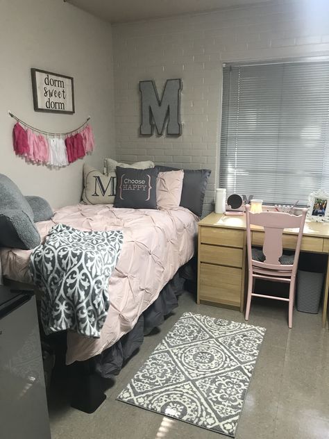 Pink Grey Dorm Room, Pink Gray And White Dorm Room Ideas, Pink Grey And White Bedroom Aesthetic, Pink White And Grey Dorm Room Ideas, College Dorm Room Ideas Pink And Grey, Light Pink And Grey Dorm Room, Pink And Gray Dorm Room Ideas, Grey And Pink Dorm, Pink And Gray Dorm Room