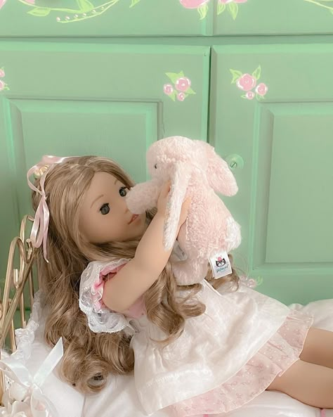 American Girl Doll Aesthetic, Ag Doll Hairstyles, Ag Doll Crafts, Doll Aesthetic, Our Generation Dolls, Silly Girls, Pink Girly Things, Doll Photography, Our Generation