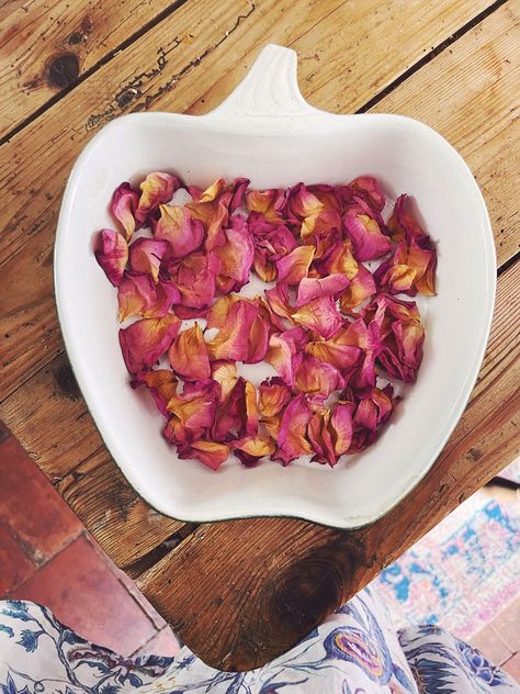 How to make rose petal confetti: Easy tutorial! Rose Petal Confetti, How To Make Rose, Flower Confetti, Church Wedding Decorations, Petal Confetti, Wordpress Design, Different Flowers, Church Wedding, Easy Tutorial