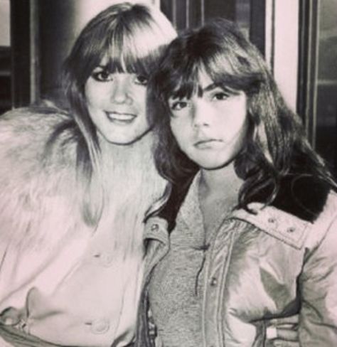 Kim Kerrigan and Mandy Moon Kim Kerrigan, Patty Boyd, Rockstar's Girlfriend, Kim Moon, Classic Rock Artists, Modelling Career, 70s Girl, Keith Moon, British Invasion