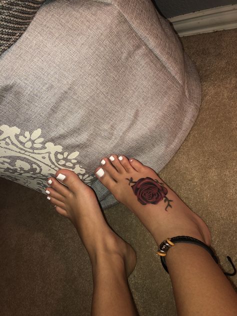 tattoo Rose Foot Tattoo, Body Ideas, Clock Tattoo Design, Foot Tattoos For Women, Tattoos For Black Skin, Cute Toe Nails, Dope Tattoos For Women, Clock Tattoo, Cute Tattoos For Women