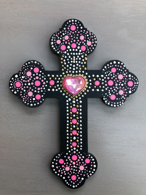 Door Sketch, Handmade Crosses, Wooden Cross Crafts, Cross Ideas, Mandala Cross, Cross Wall Art, Cross Crafts, Cross Wall, Cross Wall Decor