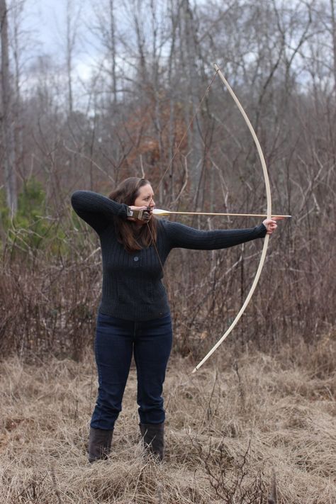 Archery Traditional, Bows Archery, English Longbow, Archery Women, Bow Quiver, 19th Century Women, Traditional Bow, Archery Target, Archery Bows