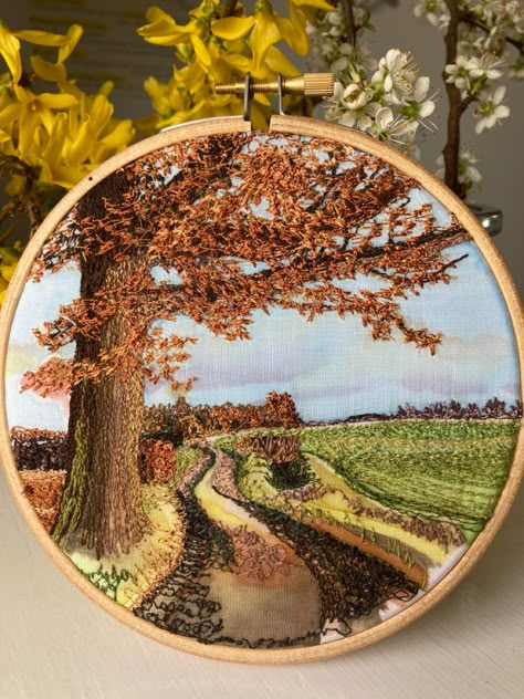 Nature inspired autumnal free motion embroidery in hoop Oak Tree Embroidery, Goth Embroidery, Room Embroidery, Embroidered Pictures, Forest Embroidery, Surface Embellishment, Autumn Embroidery, Textile Artwork, Tree Embroidery