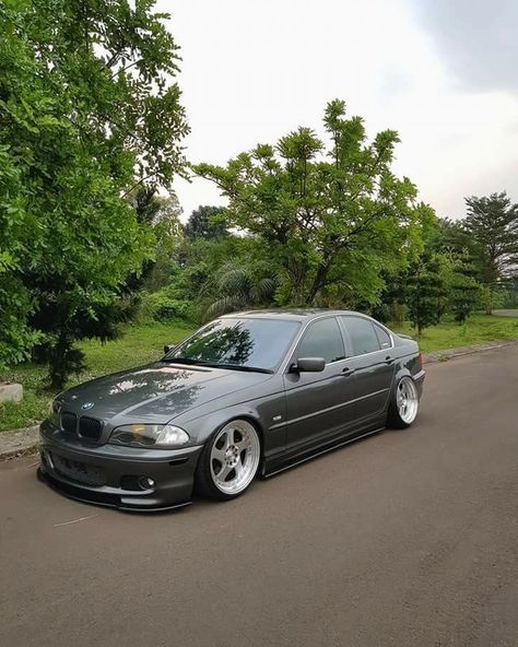 BMW E46 3 series grey slammed Bmw E46 Sedan Modified, Bmw E46 Modified, E46 Build, Bmw E46 330, Bmw E46 Sedan, Bmw N54, Bmw 318, E46 Sedan, E46 Coupe