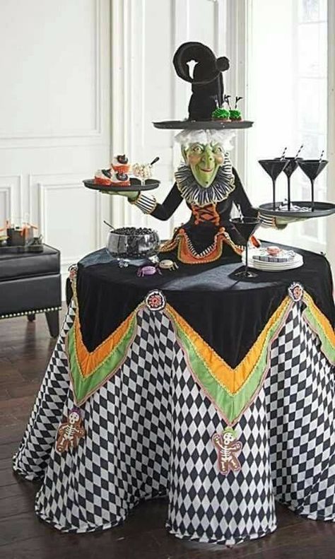 33 Halloween Table Decoration Ideas That Are Shockingly Fun Décoration Table Halloween, Diy Halloween Party, Table Halloween, Image Halloween, Katherine's Collection, Adornos Halloween, Halloween Table Decorations, Halloween Kitchen, Halloween Vintage