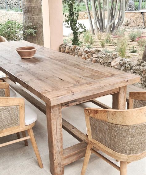 Rustic Outdoor Dining, Dining Table Plans, Wood Dining Table Rustic, Mediterranean Patio, Outdoor Restaurant Design, Spanish Decor, Outside Room, Dining Table Rustic, Reclaimed Wood Table