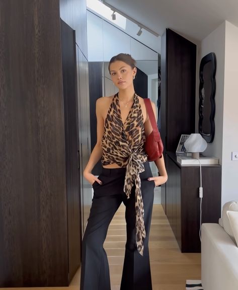 Latina Outfits Party, Leopard Top Outfit, Printed Top Outfit, Casual Dinner Outfits, Casual Dinner Outfit Summer, Going Out Outfits Casual, Dinner Outfit Fall, Chica Chola, Dinner Outfit Casual