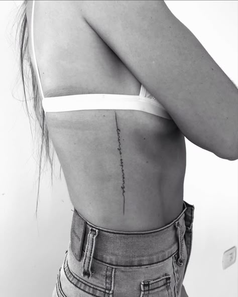 Vertical Tattoo Placement Ideas, Rib Cage Writing Tattoo, Script Tattoo Rib Women, Back Ribcage Tattoo, Side Writing Tattoos Women, Ribs Script Tattoo, Rib Cage Script Tattoo, Side Rip Tattoos Women, Rib Placement Tattoos For Women