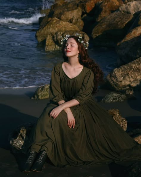 Cottage Core Photoshoot, Irish Aesthetic, Irish Women, Fairytale Photography, Magical Things, Aesthetic Women, Fantasy Dress, Costume Outfits, Fantasy Clothing