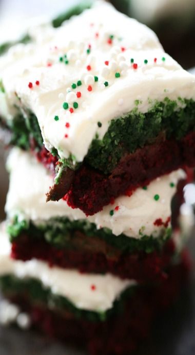 Green Velvet Brownies, Cake Mix Brownies, Velvet Brownies, Seasonal Desserts, Duncan Hines, Mint Cookies, Kitchen Surfaces, Brownies Recipe, Xmas Food