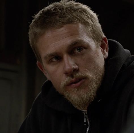 Jax Teller Haircut, Jackson Teller, Sons Of Anarchy Mc, Jax Sons Of Anarchy, Young Men Haircuts, Short Hair With Beard, Motos Harley, Kickboxing Workout, Jax Teller