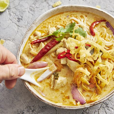 Thai Yellow Curry Noodle Soup, Yellow Curry Ramen, Yellow Curry Soup Thai, Yellow Curry Noodle Soup, Yellow Noodles Recipe, Yellow Curry Noodles, Yellow Curry Soup, Thai Yellow Chicken Curry, Yellow Curry Chicken