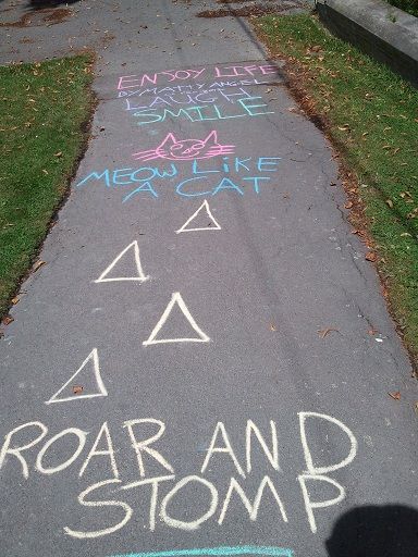 Chalk Ideas For Kids, Sidewalk Chalk Games, Sidewalk Chalk Ideas, Chalk Activities, Kona Ice, Chalk Ideas, Sidewalk Chalk Art, Awesome Drawing, Sidewalk Art