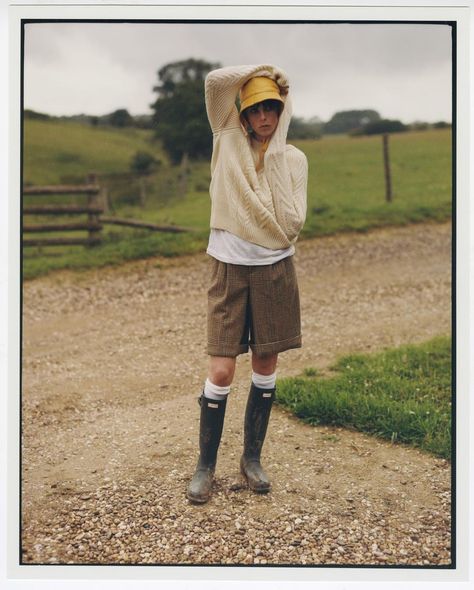 Hunter Boots Outfit Fall, Wellies Outfit, Rainboots Outfit, Hunter Boots Outfit, Stella Tennant, Hunter Outfit, Country Casual, Rain Rain, Tennis Fashion