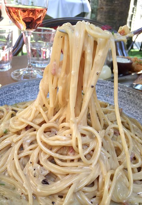 Pasta Carbonara Aesthetic, Pasta Astethic, Carbonara Aesthetic, Carbonara Pasta, Food Babe, Yummy Comfort Food, Think Food, Food Goals, Food Is Fuel