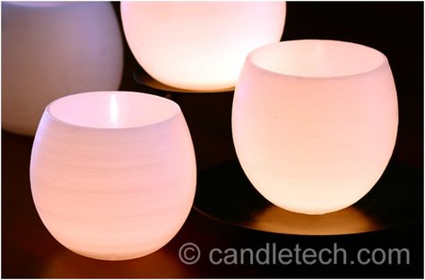 25 Interesting Uses For Leftover Party Balloons Diy Luminaire, Candle Luminaries, Diy Wax, Diy Candle Holders, Diy Water, Water Balloons, Crafty Craft, Cheap Diy, Diy Candles