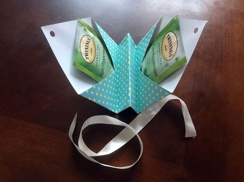 Diy Tea Holder, Origami Decorations, Diy Tea Bags, August Crafts, Teabag Holder, Diy Scrapbook Paper, Shein Gift Card, Tea Crafts, Tea Holder