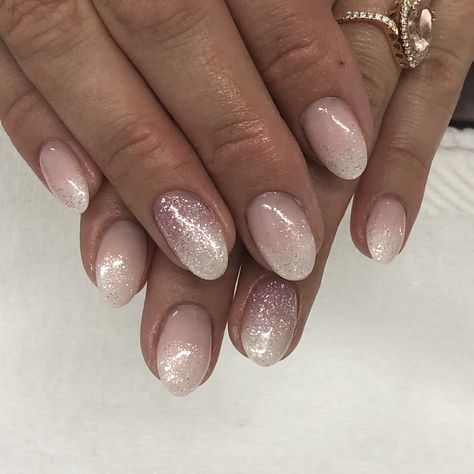 Rose Gold French Manicure, Nude Ombre Nails With Glitter, Ombre Sparkle Nails, French Gel Nail Designs, White To Pink Ombre, Pink Ombre Nails Glitter, Ombre Nails With Glitter, French Ombre Nails, Ombré French