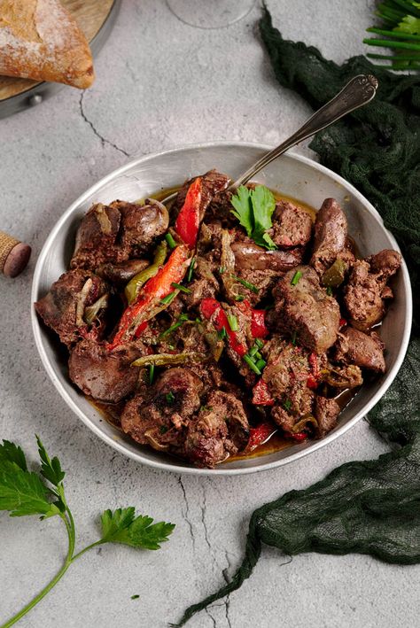 Chicken Livers with Caramelized Onions and Jammy Peppers Smothered Chicken Livers And Onions, Spicy Chicken Livers Recipe, Sauteed Chicken Livers, Creamy Peri Peri Chicken Livers, Grilled Chicken Livers, Chicken Liver Recipes, Cooking Recipes For Dinner, How To Cook Liver, Liver Recipes