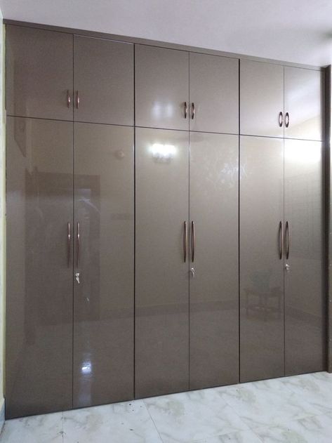 Four Door Almirah Design, Acrylic Cupboard Designs, Latest Cupboard Designs, Interior Design 2024, Latest Door Designs, Wardrobe Laminate Design, Wall Wardrobe Design, Wooden Wardrobe Design, Wardrobe Design Modern