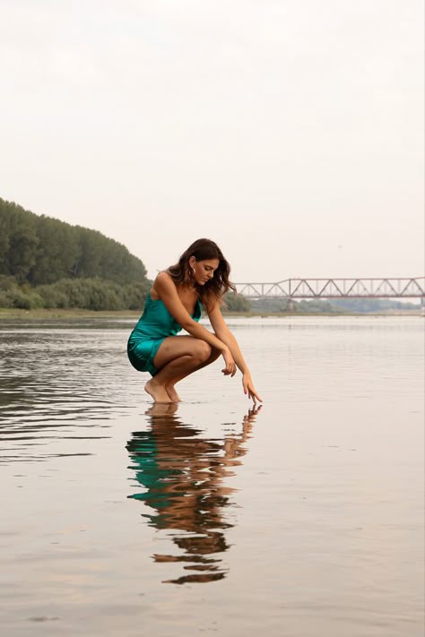 Walking On Water Pictures, Photography In Water Photo Shoots, Water Stool Photoshoot, Summer Sessions Photography, Dam Photoshoot Ideas, Standing On Water Photoshoot, Water Fall Photoshoot, Senior Picture River, Sandbar Photoshoot