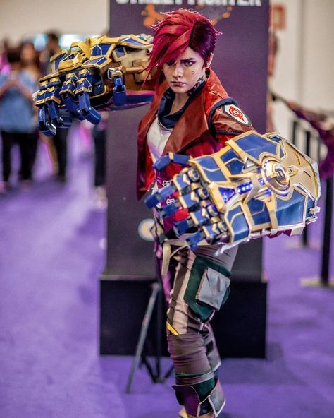 Vi League Of Legends Cosplay, Vi Gauntlets Arcane, Arcane Cosplay Vi, Arcane Vi Cosplay, Vi Cosplay Arcane, Vi Gauntlet, Arcane Costume, Arcane Clothes, Arcane Merch