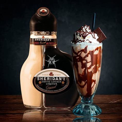 Tha Munchies: Sheridan's Coffee Liqueur Baileys Recipes, Pretty Alcoholic Drinks, Homemade Liquor, Coffee Liqueur, Refreshing Drinks Recipes, Chocolate Liqueur, Alcohol Bottles, Beverage Packaging, Chocolate Coffee