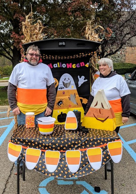 Combined a gazillion ideas from here to come up with this fun trunk. Candy Corn Trunk Or Treat Ideas, Corn Trunk Or Treat, Candy Corn Trunk Or Treat, Candy Corn Desserts, Fest Ideas, Trunk Or Treat Ideas, Christian Halloween, Candy Cane Crafts, Leftover Halloween Candy