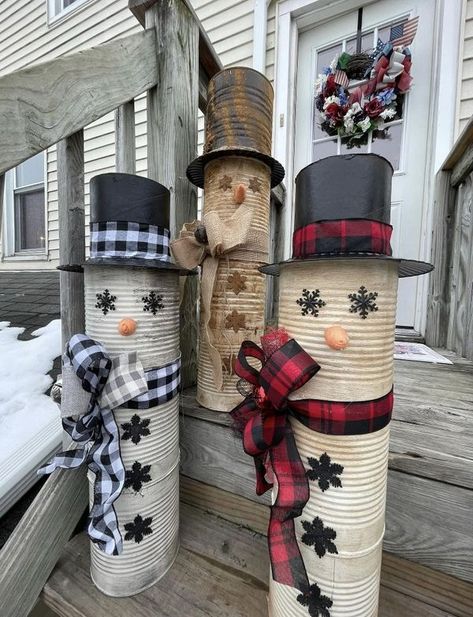 Tin Can Scarecrow, Christmas Tin Can Crafts Ideas, Tin Can Snowman, Cat Highway, Porch Sitters, Simple Snowman, Winter Christmas Decorations, Being Spoiled, Crafty Gift Ideas