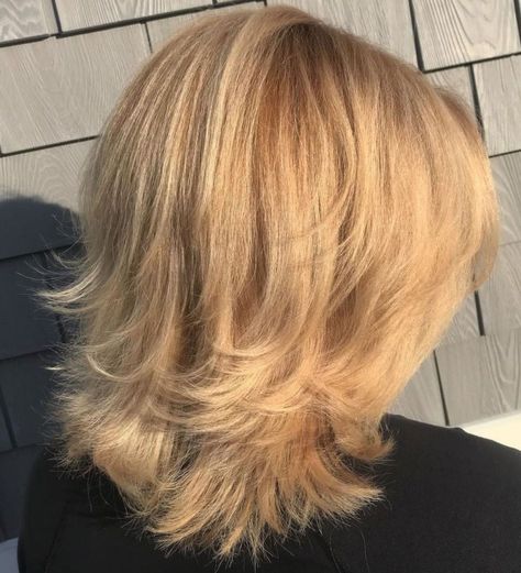 Flipped End Shag Haircut Flipped Ends Hairstyles, Flip Ends Hairstyle, Strawberry Blonde Bob, Shag Bob, Flipped Ends, Medium Shaggy Hairstyles, Medium Shag, Medium Shag Haircuts, Shaggy Haircuts