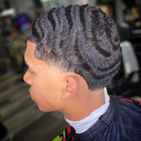 Taper Waves Haircut, Fade Haircut With Beard, Afro Fade Haircut, Straight Hair Waves, 360 Waves Hair, Types Of Fade Haircut, Waves Hairstyle Men, Boys Colored Hair, Men Fade Haircut Short