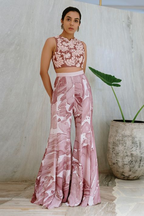 Crop Top With Flared Pants, Crop Top With Pants Indian, Pants Design For Crop Top, Pants And Crop Top Outfit Indian, Flared Indian Pants, Paplam Top With Plazo, Indian Outfits Modern Crop Tops, Sharara Pants With Crop Top, Plazzo With Crop Top Fashion