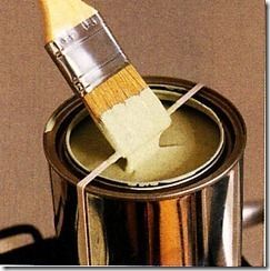 Place a rubber band around the open can so you can wipe the excess paint off the brush and not the side of the can every time you dip... Paint Can, Making Life Easier, Handy Dandy, Clever Hacks, Diy Hacks, Rubber Band, Cleaning Organizing, Painting Tips, Paint Cans