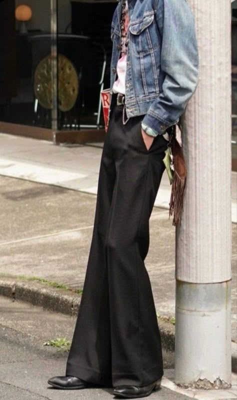 fall outfits, bella hadid street style, runway, model, supermodel, celebrity style, style icons, Autumn , Fall , Nyc , New york vibes , new york aesthetic , new york fashion , fall outfit inspo , fall outfit inspiration , autumn outfit , autumn outfit inspo , fall fashion trends 2023 , autumn 2023 fashion trends , 2023 autumn outifts , autumn fashion , autumn aesthetic , 2023 fall outifts , fall fashion , fall aesthetic , fall fashion trends , fall outfit ideas , early fall outfits Flare Jeans Men Street Styles, Black Flare Jeans Outfit Men, 70s Punk Fashion Men, 70 Mens Fashion 1970s, 90s Rockstar Fashion, Vintage Male Fashion, Flared Jeans Outfit Men, Autumn 2023 Fashion Trends, 20 Year Old Boy