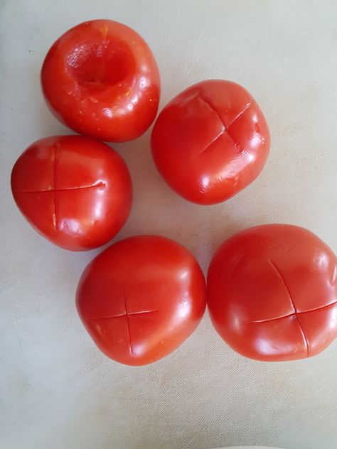 What To Do With Over Ripe Tomatoes, Over Ripe Tomatoes What To Do With, What To Do With Soft Tomatoes, What To Make With Ripe Tomatoes, Over Ripe Tomatoes Recipes, Soft Tomatoes What To Do With, What To Do With Ripe Tomatoes, What To Make With Roma Tomatoes, Old Tomatoes What To Do With