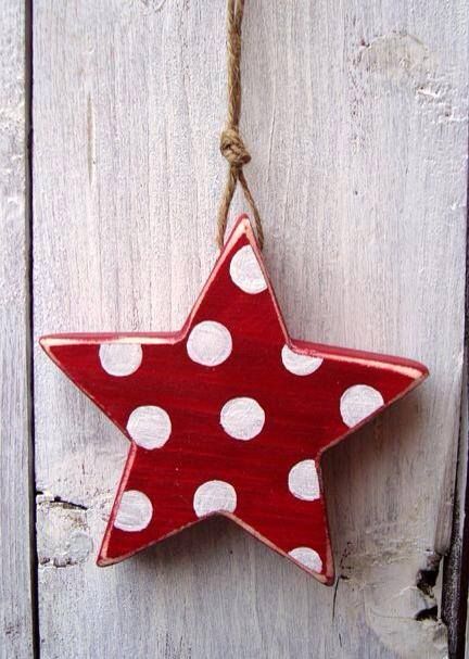 Wooden star painted in red and white polka dots star ornaments. Christmas Wood Crafts, Wooden Stars, Noel Christmas, Star Ornament, Christmas Wood, Christmas Deco, Xmas Crafts, Christmas Projects, Red Christmas