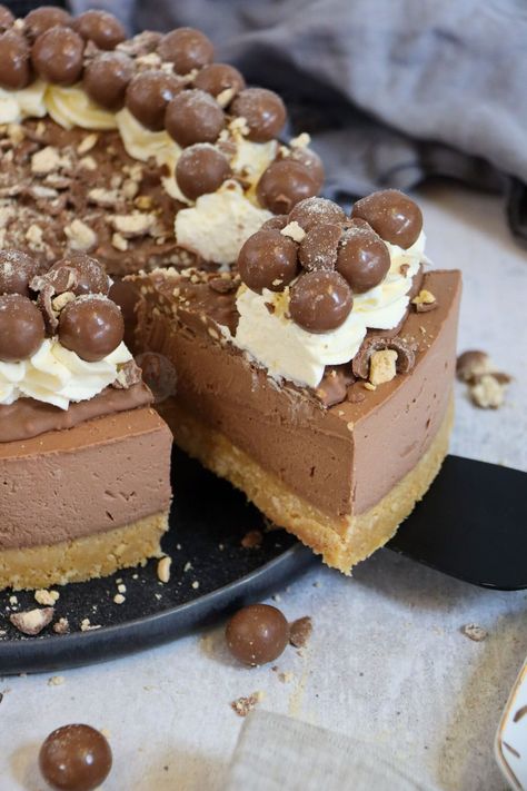 No-Bake Chocolate Malteser Cheesecake! - Jane's Patisserie Jane’s Patisserie, Magnum Cheesecake, Malteaser Cheesecake, Malteser Cheesecake, Jane Patisserie, Cheesecake Deserts, Fun Cheesecake Recipes, Malteser Cake, Janes Patisserie