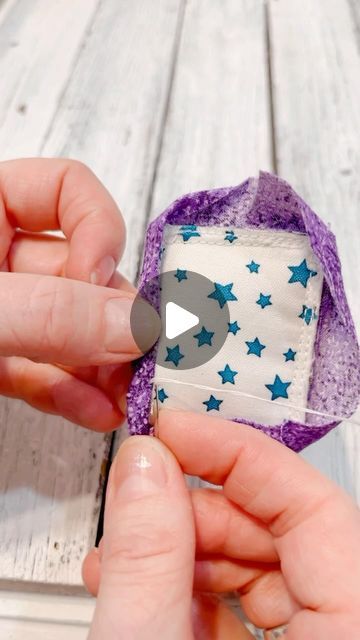 Lesley on Instagram: "One of the most commin questjons that people ask me about my micro mini quilts is how I finish the backing on them, so this little video shows you how! - - - - . It’s really just like a big quilt, but on a much much smaller scale 😳 . If you made a quilt this small what would you use it for? Me? Well, I mostly collect them so I can touch them and sort through them and enjoy their sweetness, but sometimes they become;  Zipper Pulls Prayer Quilts Gift tags Mug Rugs A Broach Travel Bag Tag  #micromini #microquilting #miniatures #mini #miniquilt #miniquilts #binding #quiltbinding #sewcute #quiltersgonnaquilt #quiltingfun #sewlife #kawaii #quiltcollection #quiltinglove #ilovetoquilt #microminiquilt #quiltreveal #fabricfun #modernquilting #modernmaker #maker #creative #crea Mini Quilts Patterns Free, Kawaii Quilt, Micro Quilting, Travel Bag Tag, Mini Quilt Patterns, Quilted Gifts, Miniature Quilts, Quilt Binding, Stitch Art