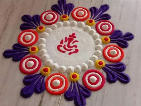 Rangoli In Square Shape, Square Rangoli Design For Diwali, Square Rangoli Design, Mini Rangoli, God Rangoli, Hummingbird Wings, Simple Flower Rangoli, Bird Embroidery Pattern, Easy Rangoli Designs Videos