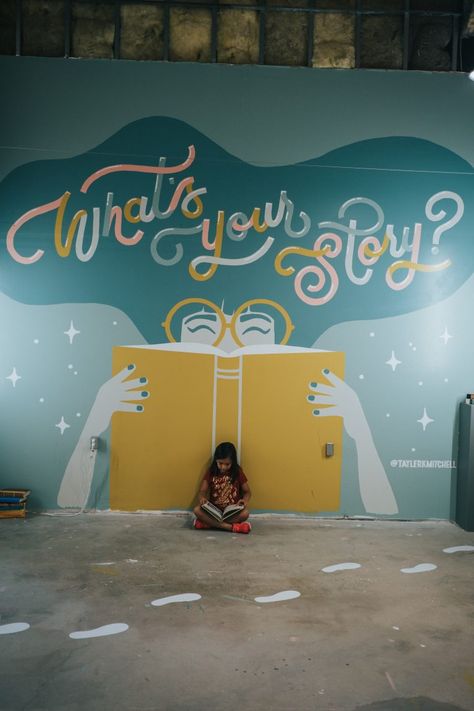 Wall Art For Library, Interactive Art Wall Ideas, Library Wall Painting, Work Mural Ideas, Mural Wall Art School, Mural Quotes Street Art, Art For School Walls, Bookstore Wall Mural, Mural Art School