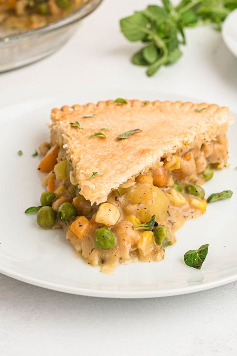 Easy Vegan Pot Pie Recipe Wfpb Casserole, Vegan Pot Pie Recipe, Vegan Pot Pie, Vegan Casseroles, Plant Recipes, Vegetarian Pot Pie, Vegan Pot Pies, Vegan Pie Crust, Dinner Quick