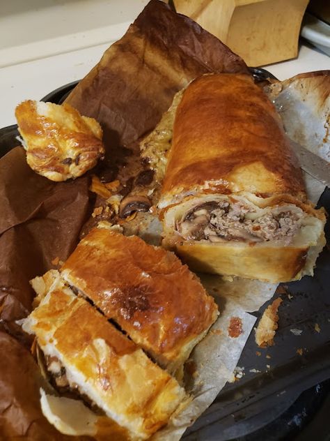 Ground Chuck Recipes, Ground Beef Wellington, Wellington Recipe, Fancy Date Night, Fancy Date, Beef Wellington Recipe, Special Occasion Food, Savory Pies, Mince Recipes