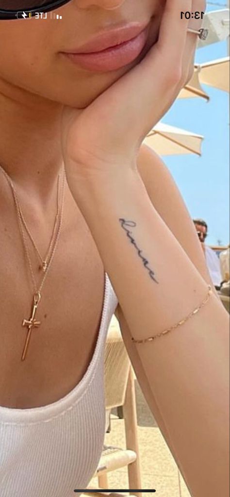 Wrist Tattoo Placement Writing, Hand Dainty Tattoo, Wrist Text Tattoos For Women, Line Tattoo Arm Woman, Classy Feminine Tattoos, Foreign Word Tattoos, Elegant Tattoo Fonts, Cute Tattoos For Women Arms, Small Side Arm Tattoos For Women