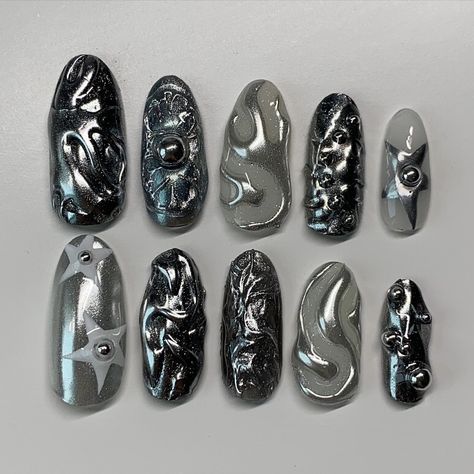 All posts • Instagram Gothic Nail Art Dark, Rock Nails Grunge, Goth Manicure, Silver Nails Acrylic, Nail Abstract, Punk Rock Nails, Nail Art Dark, Cyberpunk Nails, Gothic Nail Art