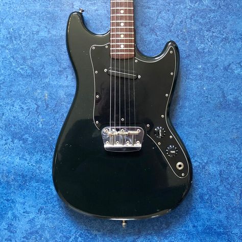 Fender Bronco, Fender Musicmaster, Guitar Inspiration, Bill Haley, Rock Around The Clock, Electric Guitars, Cool Guitar, Axes, Music Gear