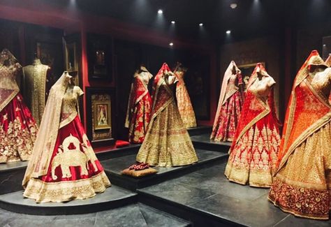 Kishandas Jewellery, Jali Pattern, Saree Showroom, Gorgeous Lehengas, Sabyasachi Bridal, Sabyasachi Mukherjee, Boutique Designs, Clothing Store Design, Lehenga Suit