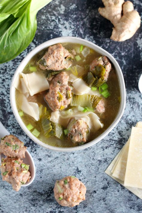 Wonton Noodle Soup with Pork Meatballs - Holoka Home Pork Meatballs Recipe, Chinese Meatballs, Homemade Wonton Soup, Soy Sauce Noodles, Soup With Pork, Wonton Noodle Soup, Wonton Noodles, Pork Meatballs, Chinese Takeout