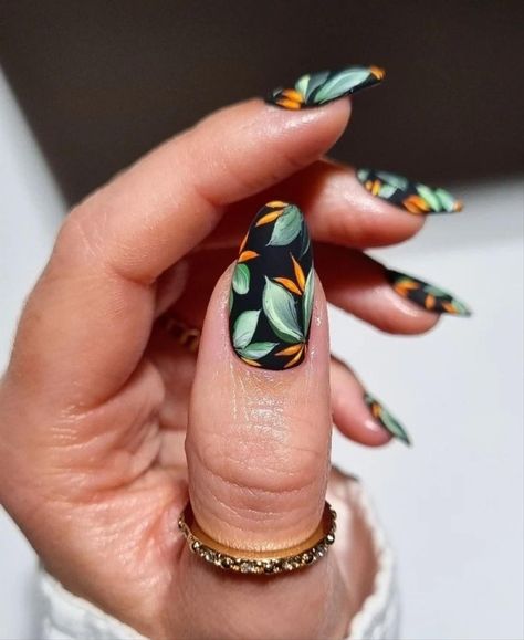 Spring Nail Polish Colors, Nails Medium Almond, Acrylic Nail Supplies, Trendy Nail Polish, Dark Green Nails, Press On Nails Medium, Medium Almond, Green Nail Designs, Nails Green